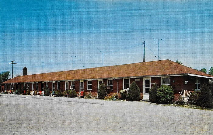 Tel-Wick Motel - Old Postcard (newer photo)